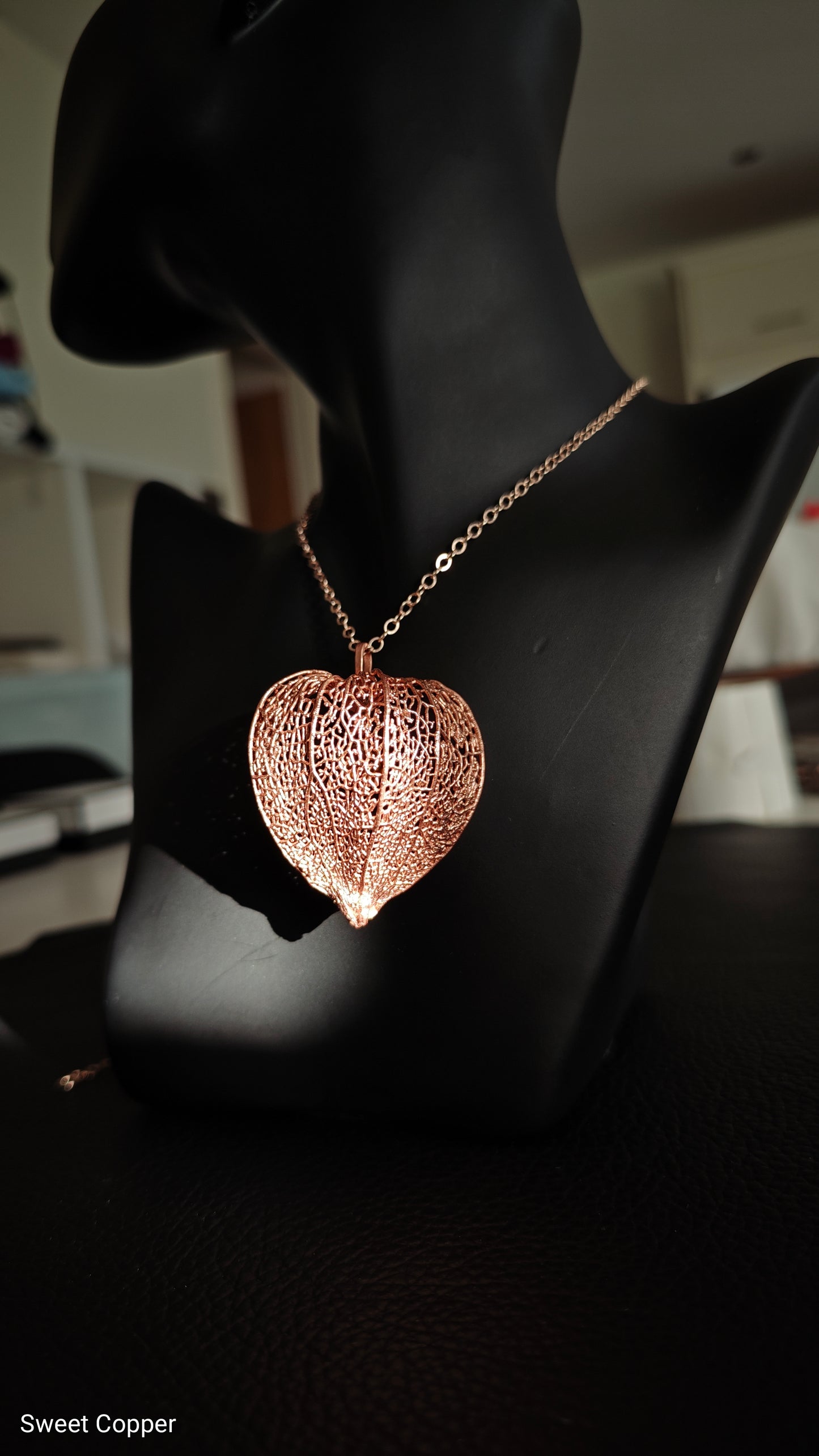 Pendant Physalis Mystery | Copper Pendant with Tiger’s Eye