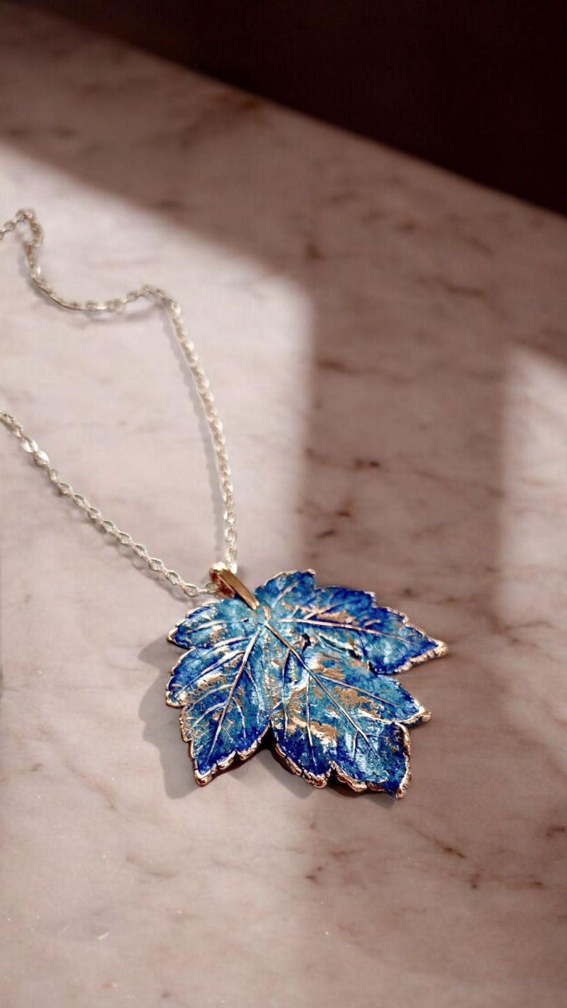 Pendant "Azure Leaf"