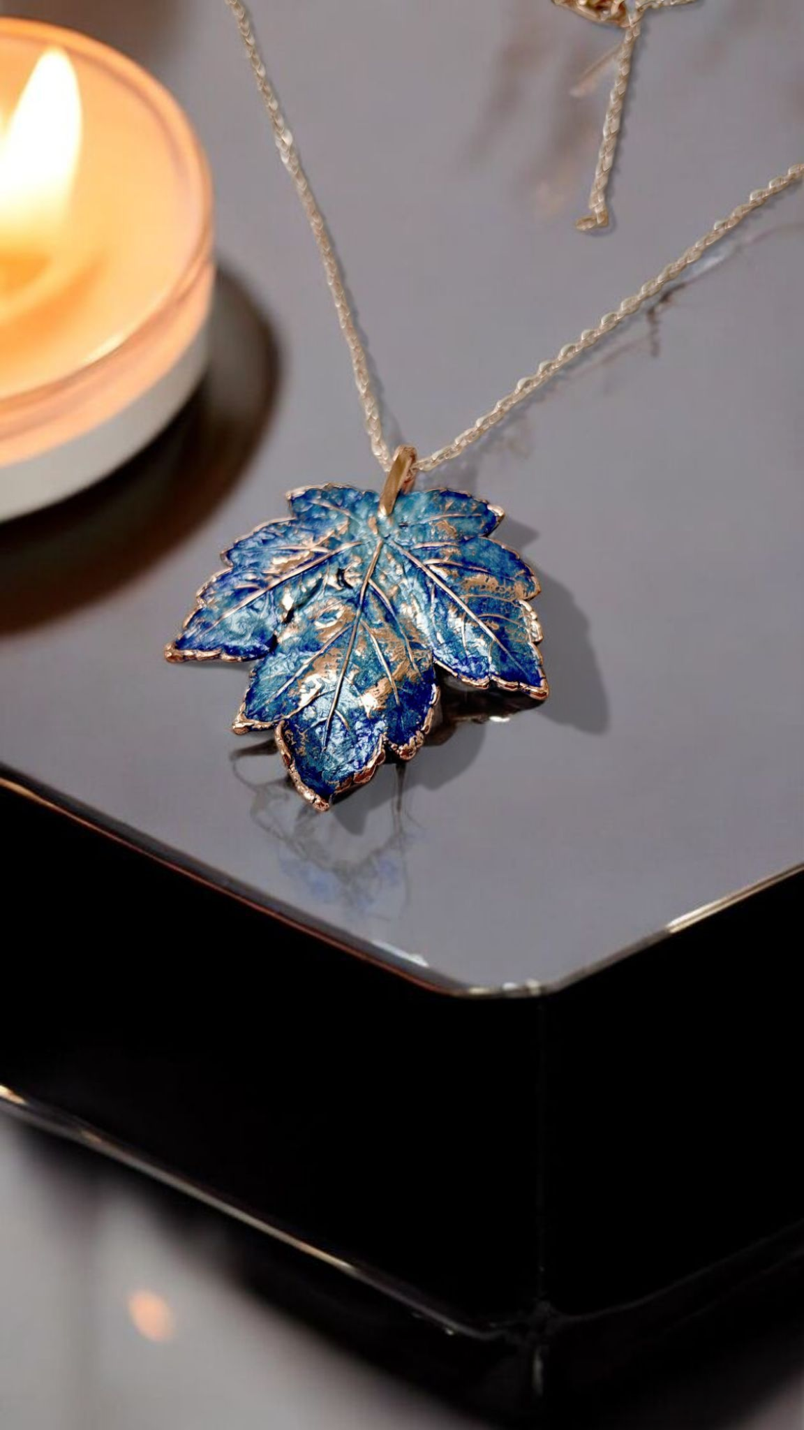 Pendant "Azure Leaf"