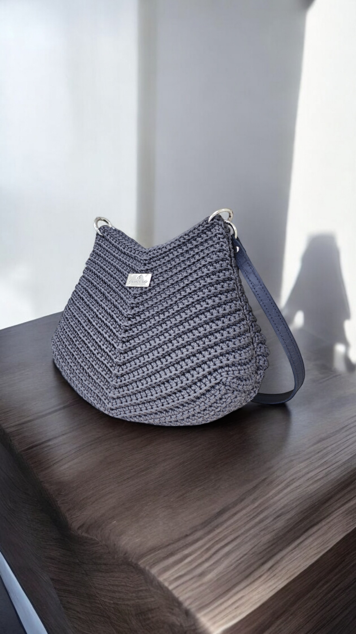Accent Shoulder Bag – Graphite