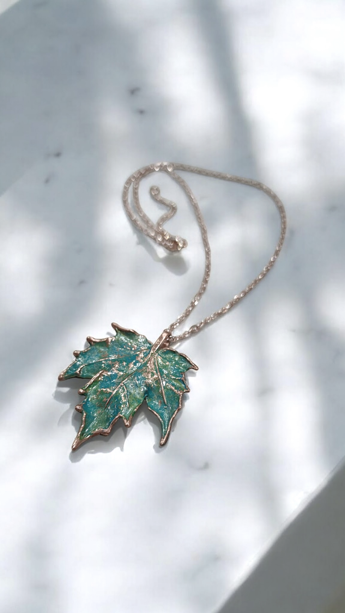 Pendant "Emerald Leaf" – Natural Elegance in Copper