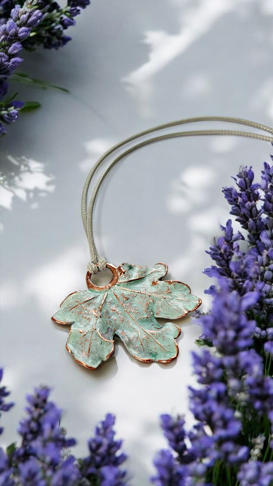 Pendant "White Maple Leaf" – Natural Harmony in Copper