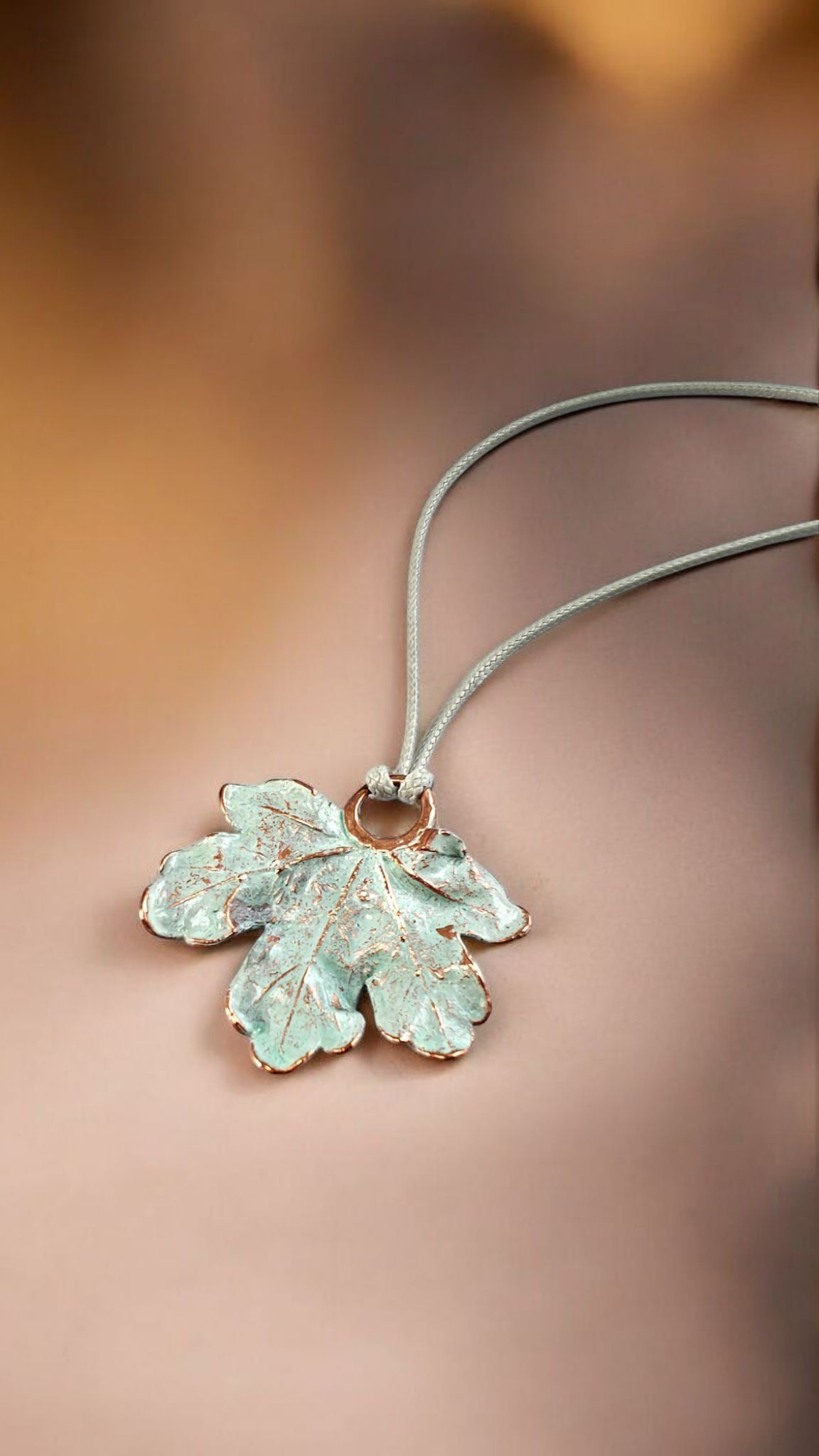 Pendant "White Maple Leaf" – Natural Harmony in Copper